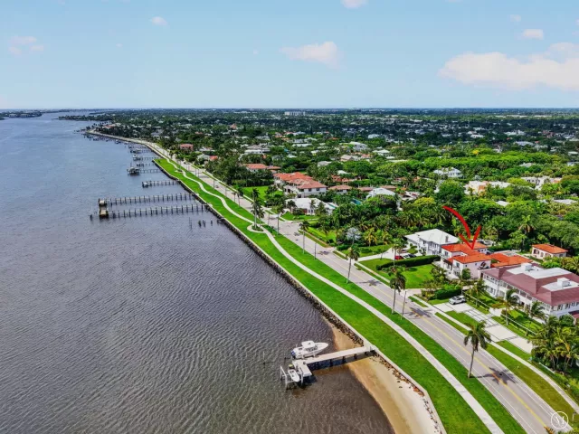 Продажа дома по адресу 5011 S FLAGLER Drive - фото 9103606