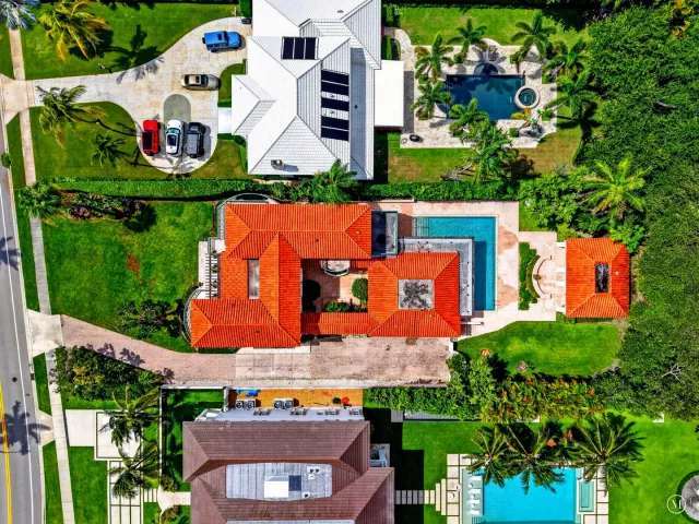 Продажа дома по адресу 5011 S FLAGLER Drive - фото 9103615
