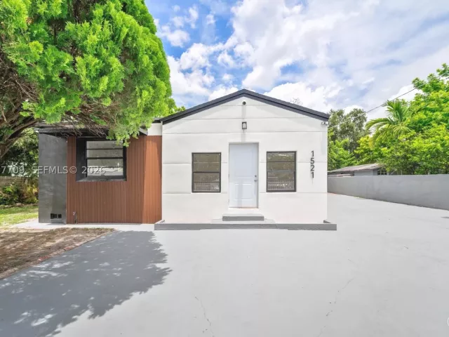 Продажа дома по адресу 1521 NW 33rd St - фото 9123162