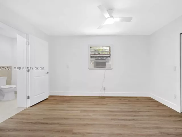 Продажа дома по адресу 1521 NW 33rd St - фото 9123198