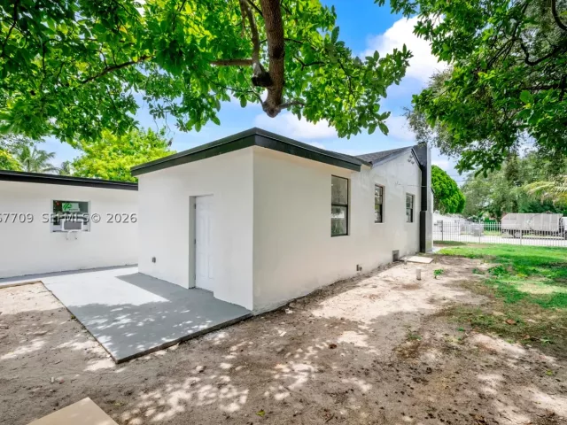 Продажа дома по адресу 1521 NW 33rd St - фото 9123205