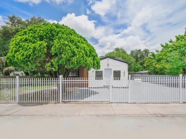 Продажа дома по адресу 1521 NW 33rd St - фото 9123164