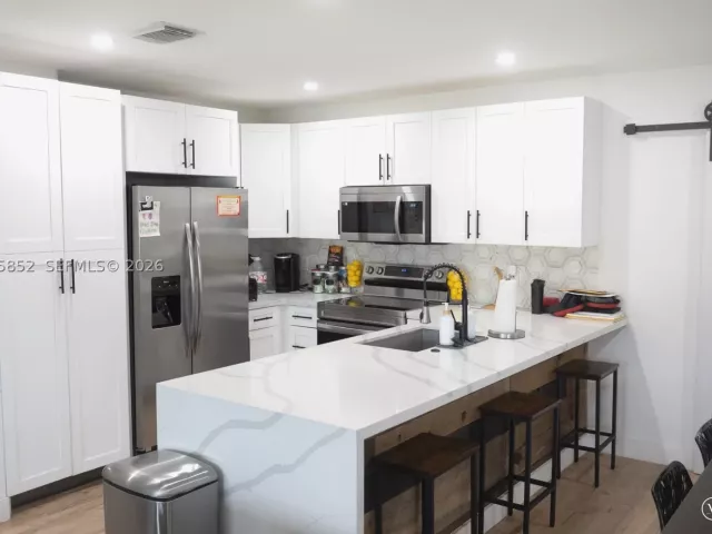 Продажа дома по адресу 7330 NW 1st Ct - фото 9122824