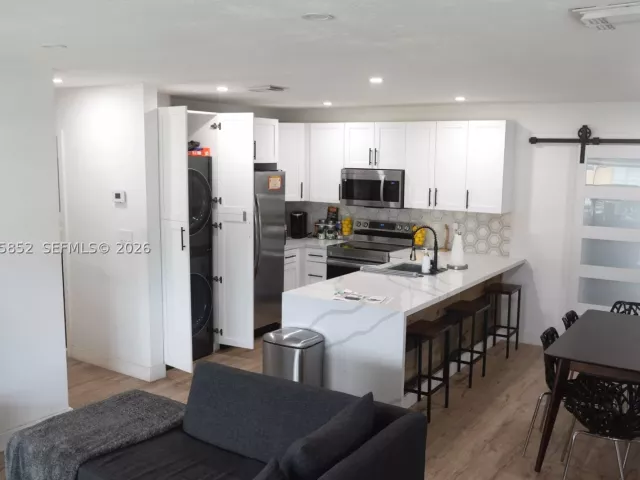 Продажа дома по адресу 7330 NW 1st Ct - фото 9122826