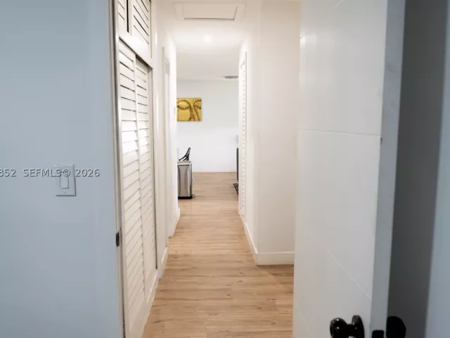 Продажа дома по адресу 7330 NW 1st Ct - фото 9122830
