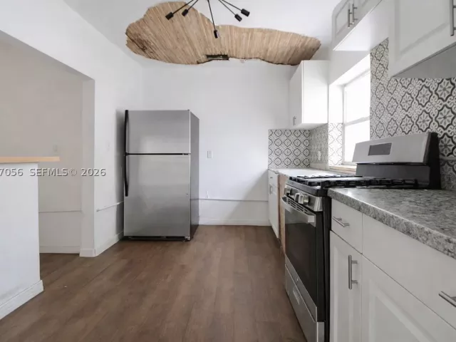 Продажа дома по адресу 915 SW 9th Ct - фото 9265113