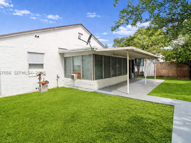 Продажа дома по адресу 915 SW 9th Ct - фото 9265122
