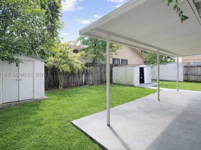 Продажа дома по адресу 915 SW 9th Ct - фото 9265123