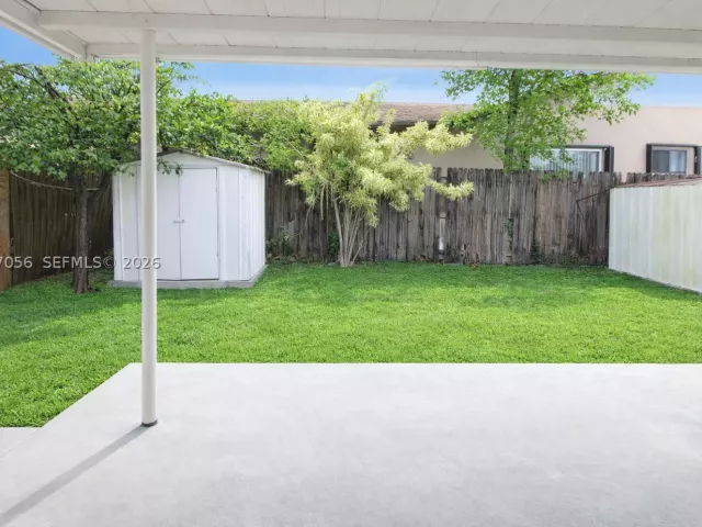 Продажа дома по адресу 915 SW 9th Ct - фото 9265124