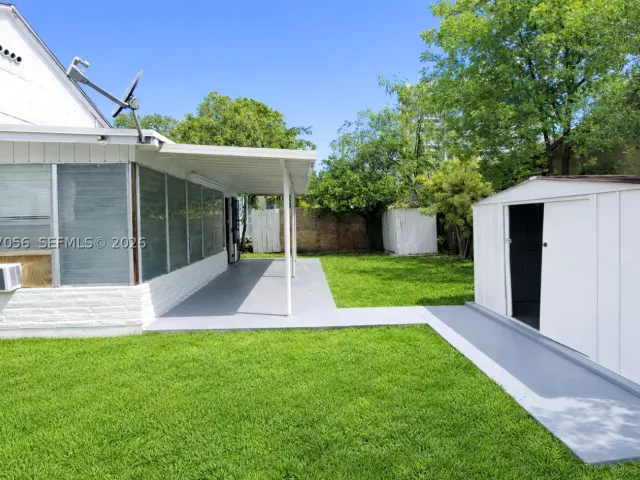 Продажа дома по адресу 915 SW 9th Ct - фото 9265125