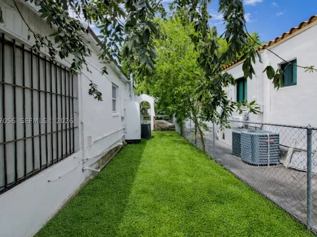 Продажа дома по адресу 915 SW 9th Ct - фото 9265127