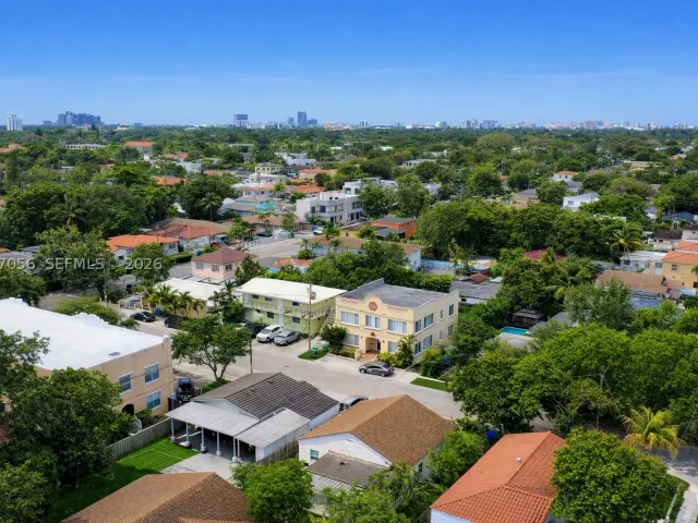 Продажа дома по адресу 915 SW 9th Ct - фото 9265129