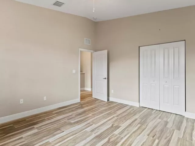 Продажа дома по адресу 259 SW 7TH Street - фото 9262878