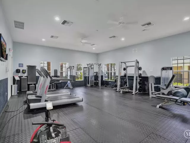Продажа дома по адресу 259 SW 7TH Street - фото 9262887