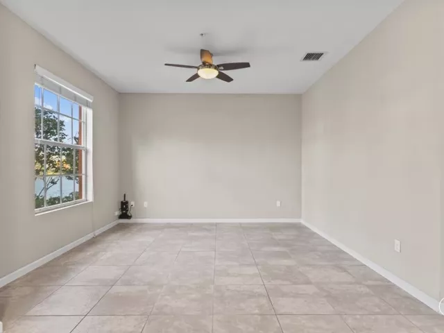 Продажа дома по адресу 259 SW 7TH Street - фото 9262874