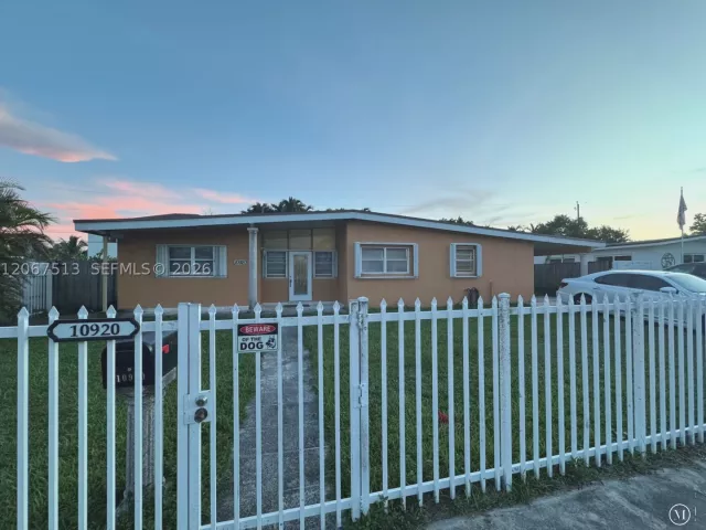 Продажа дома по адресу 10920 Westwood Lake Dr - фото 9200446