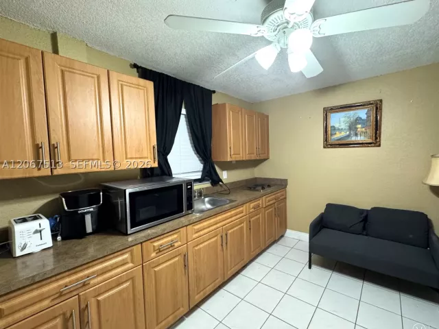 Продажа дома по адресу 10920 Westwood Lake Dr - фото 9200448