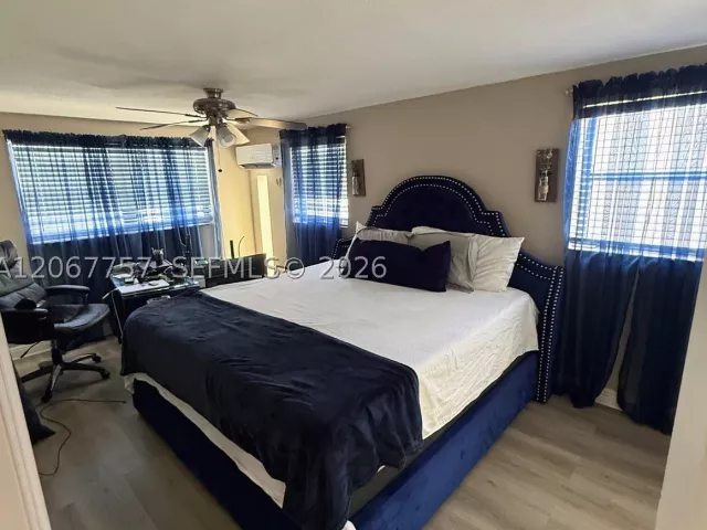Продажа дома по адресу 2411 Wiley St - фото 9286623