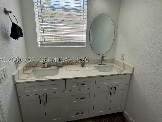 Продажа дома по адресу 2411 Wiley St - фото 9286626