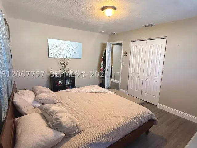 Продажа дома по адресу 2411 Wiley St - фото 9286630