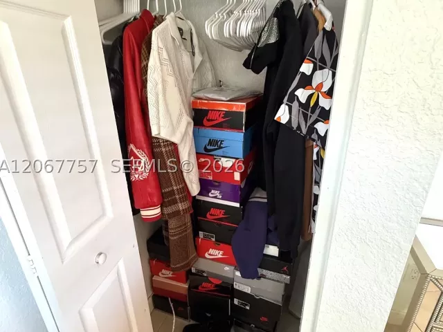Продажа дома по адресу 2411 Wiley St - фото 9286644