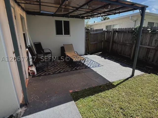 Продажа дома по адресу 2411 Wiley St - фото 9286651