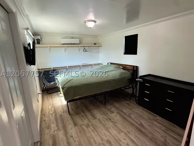 Продажа дома по адресу 2411 Wiley St - фото 9286655