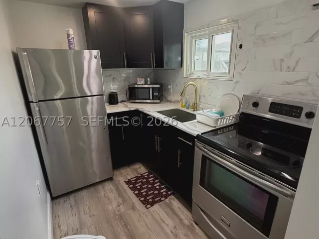 Продажа дома по адресу 2411 Wiley St - фото 9286659