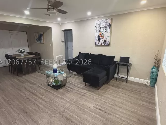 Продажа дома по адресу 2411 Wiley St - фото 9286619