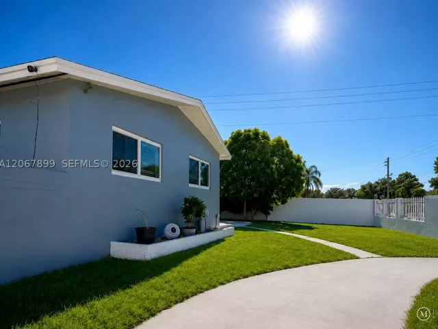 Продажа дома по адресу 12400 SW 184th St - фото 9271835