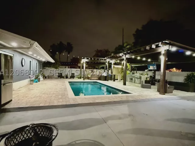 Продажа дома по адресу 6202 SW 107th Ave - фото 9196020