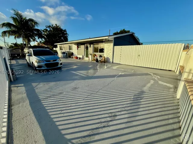 Продажа дома по адресу 6202 SW 107th Ave - фото 9195988