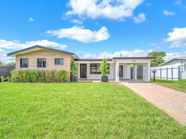 Продажа дома по адресу 2840 SW 5th St - фото 9266824