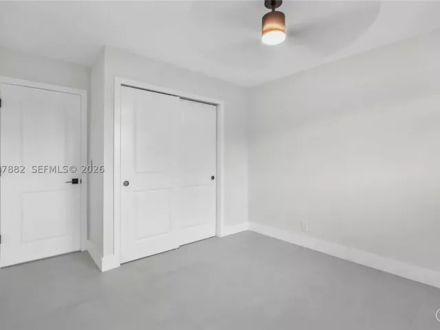 Продажа дома по адресу 2840 SW 5th St - фото 9266844