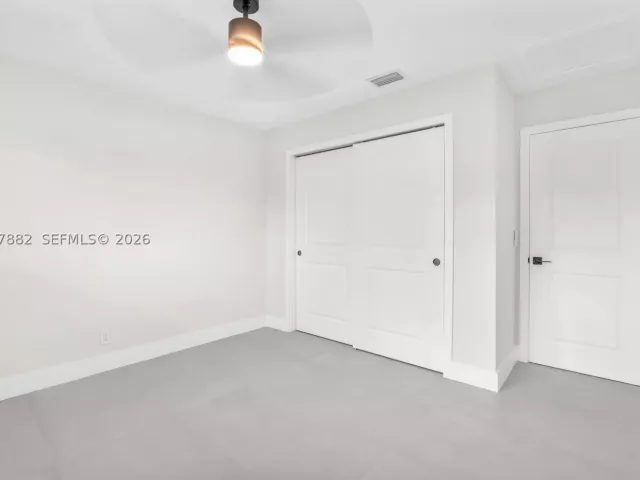 Продажа дома по адресу 2840 SW 5th St - фото 9266847