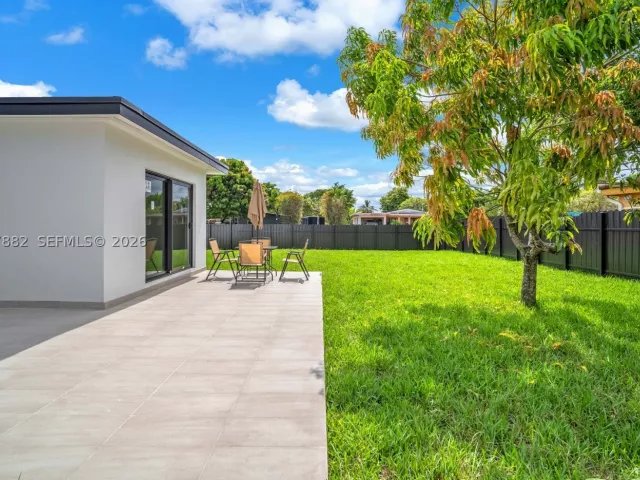 Продажа дома по адресу 2840 SW 5th St - фото 9266848