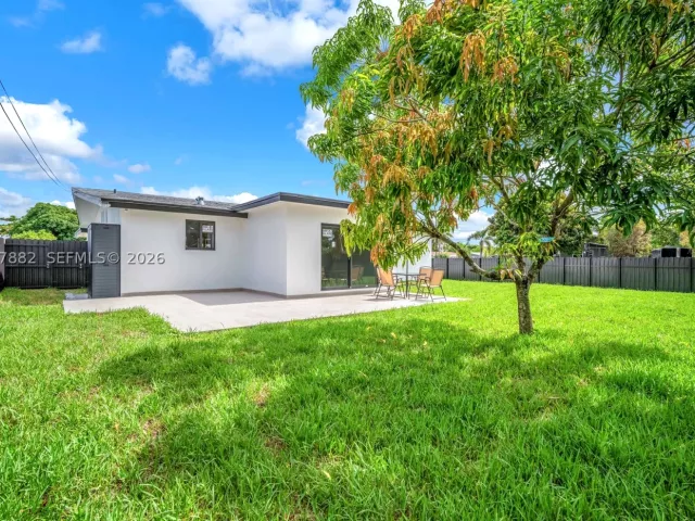 Продажа дома по адресу 2840 SW 5th St - фото 9266850