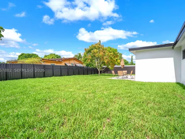 Продажа дома по адресу 2840 SW 5th St - фото 9266851