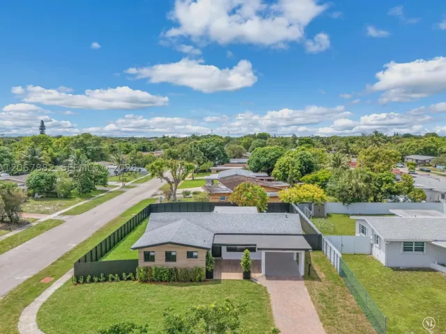 Продажа дома по адресу 2840 SW 5th St - фото 9266825