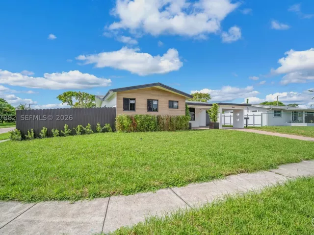 Продажа дома по адресу 2840 SW 5th St - фото 9266853
