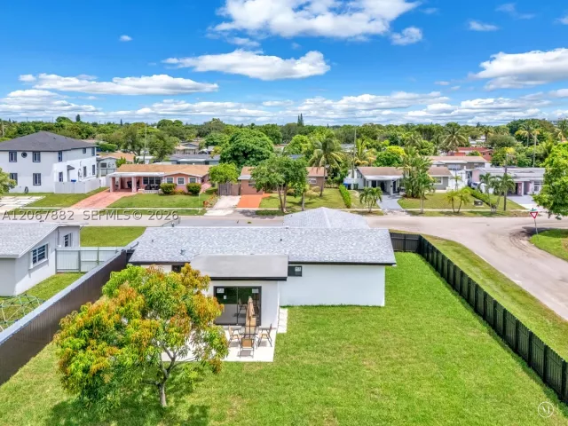 Продажа дома по адресу 2840 SW 5th St - фото 9266858