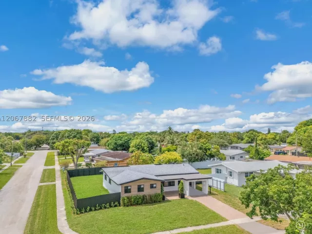 Продажа дома по адресу 2840 SW 5th St - фото 9266861