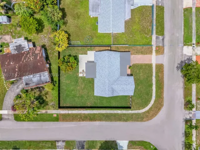Продажа дома по адресу 2840 SW 5th St - фото 9266863