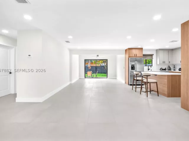 Продажа дома по адресу 2840 SW 5th St - фото 9266829