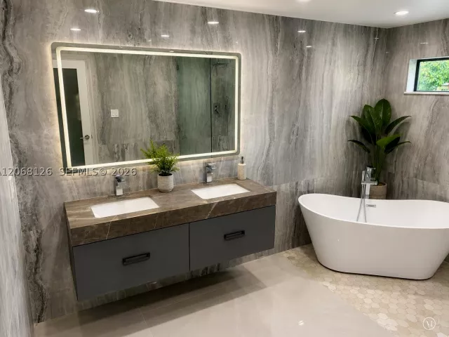Продажа дома по адресу 11351 SW 26th St - фото 9204100