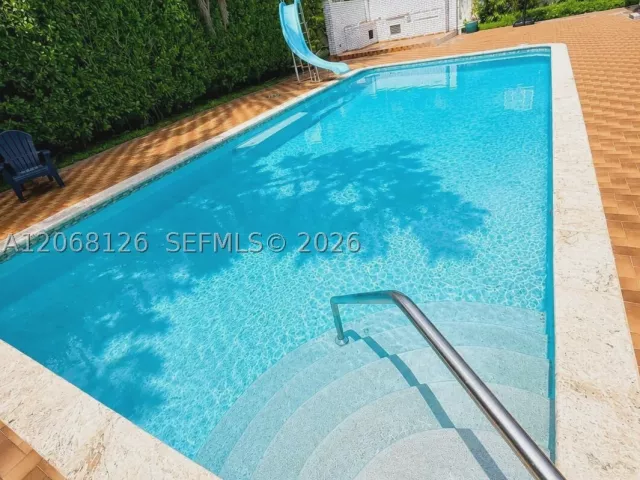 Продажа дома по адресу 11351 SW 26th St - фото 9204111