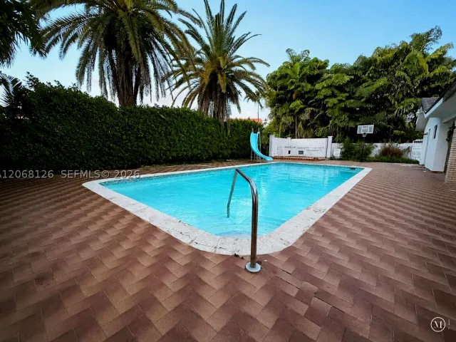 Продажа дома по адресу 11351 SW 26th St - фото 9204113