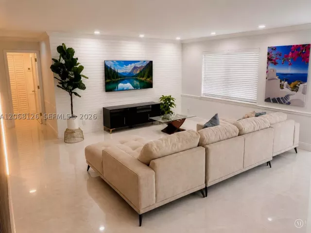 Продажа дома по адресу 11351 SW 26th St - фото 9204089