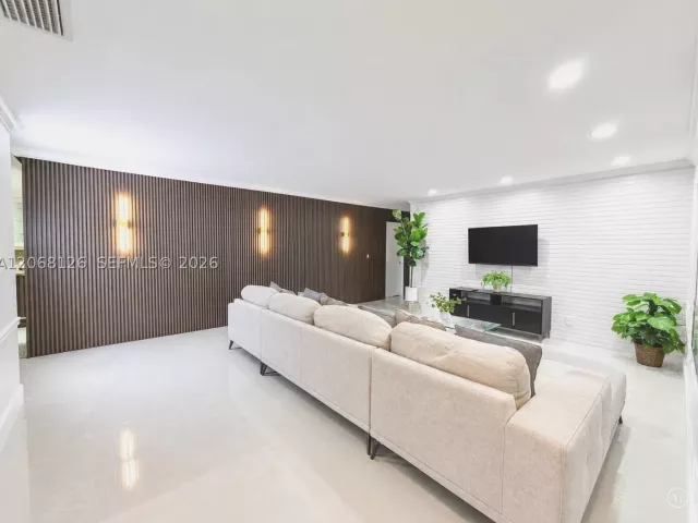 Продажа дома по адресу 11351 SW 26th St - фото 9204092