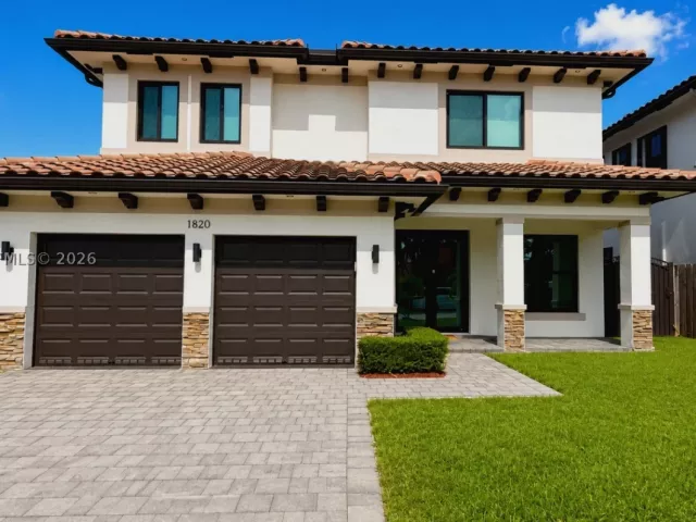 Продажа дома по адресу 1820 SW 154th Ave - фото 9280018